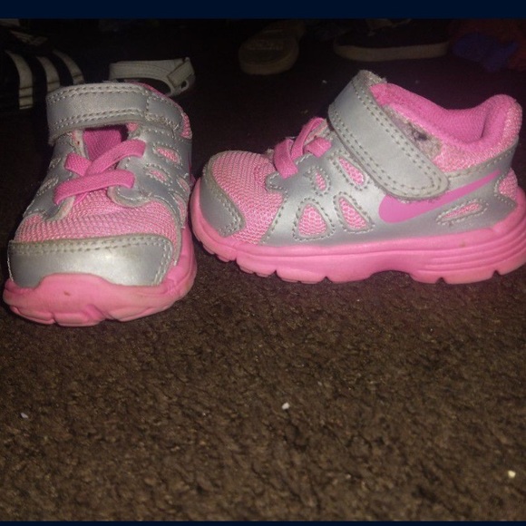 Infant Nike sneakers - Picture 2 of 2